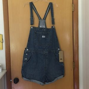 BRAND NEW Levi’s shortalls